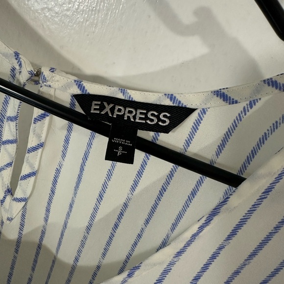 Express white and blue pin stripe scoop neck portofino shirt, size small - Picture 2 of 4